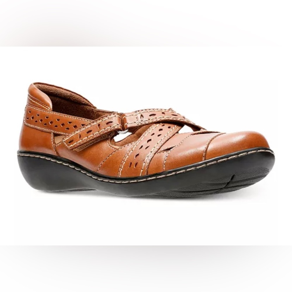 Clarks Women's Ashland Spin Q Slip-on Loafer size 8.5.   New without box.